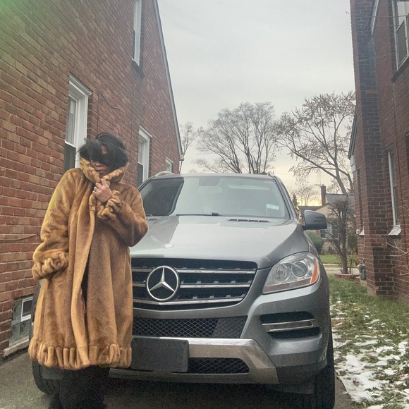 Faux Mink Swing Stroller - Picture 2 of 2